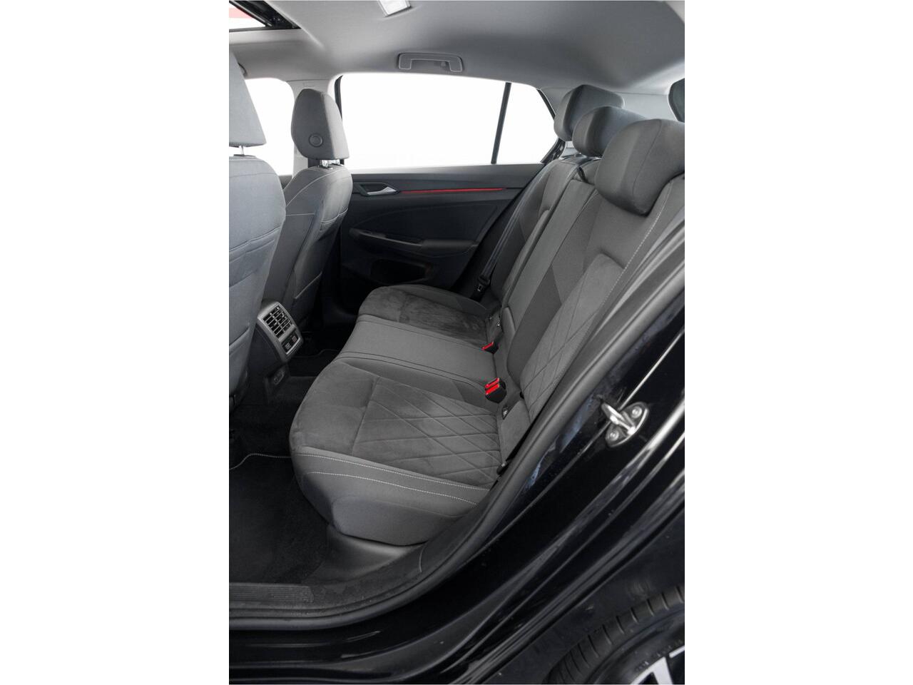 Volkswagen GOLF 1.5 eTSI Style Panoramadak EGR stoelen Afn.trekhaak|Sfeerverlichting|Applecarplay