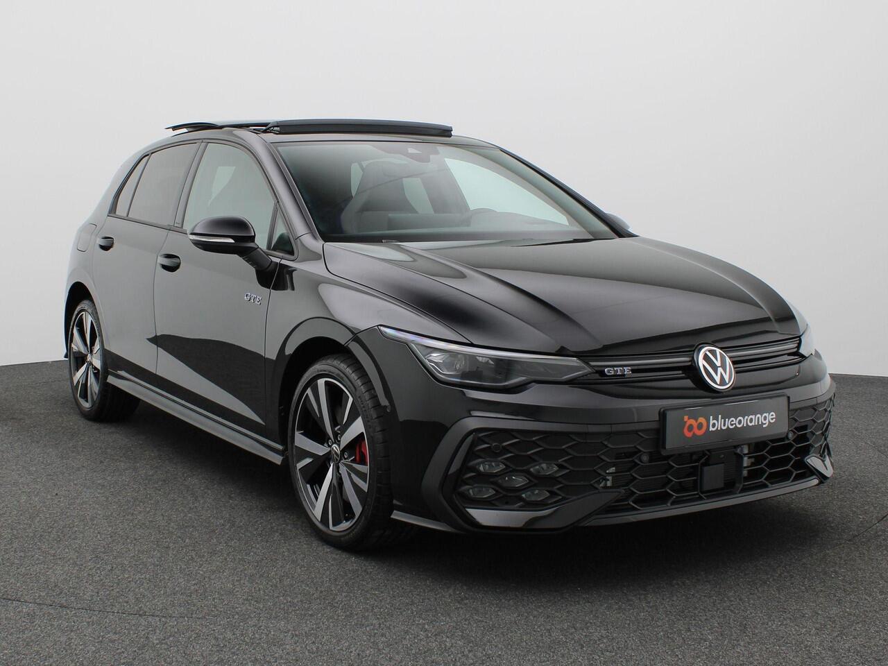 Volkswagen GOLF 1.5 eHybrid GTE 272PK DSG Pano-Schuifdak, 360gr. Camera, Adaptieve Cruise Controle, Keyless, Side Assist, Alarm, Stoel-Stuurverwarming, Trekhaak, 18" LM Velgen