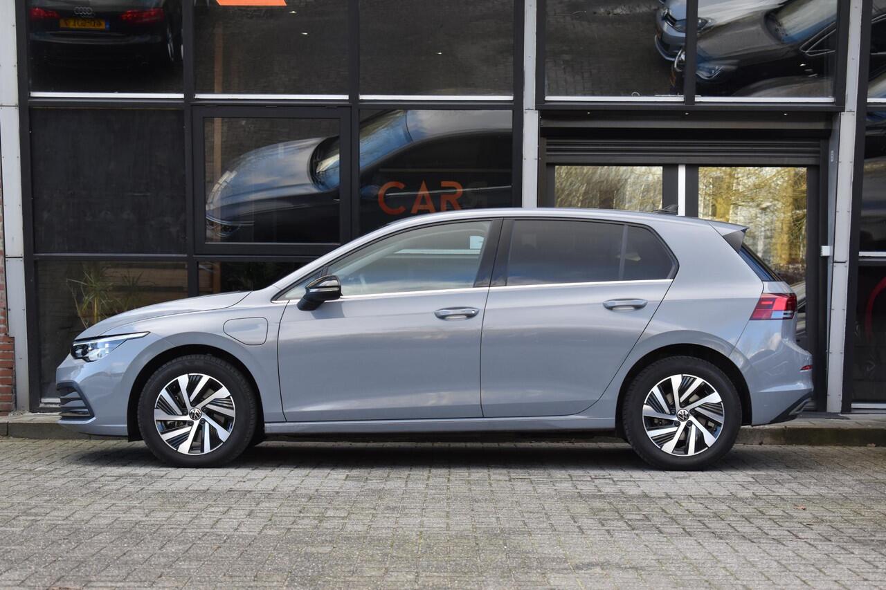Volkswagen GOLF 1.4 eHybrid Lane ACC Camera Ambiance Massage D.Hoek