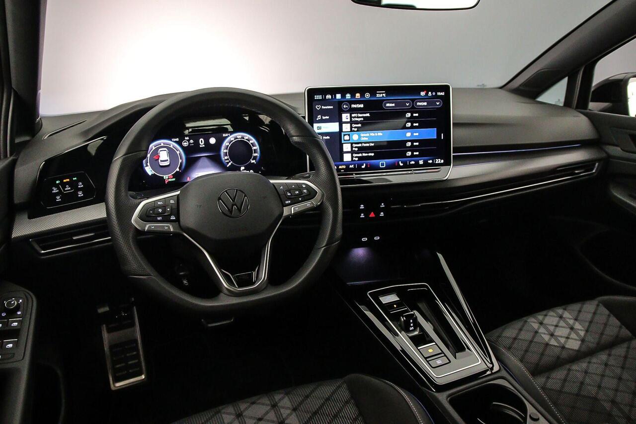 Volkswagen GOLF R-Line Edition 1.5 eTSI 150pk DSG Automaat Adaptive cruise control, Navigatie, Achteruitrijcamera, LED koplampen, Stuurwiel verwarmd, Parkeersensoren