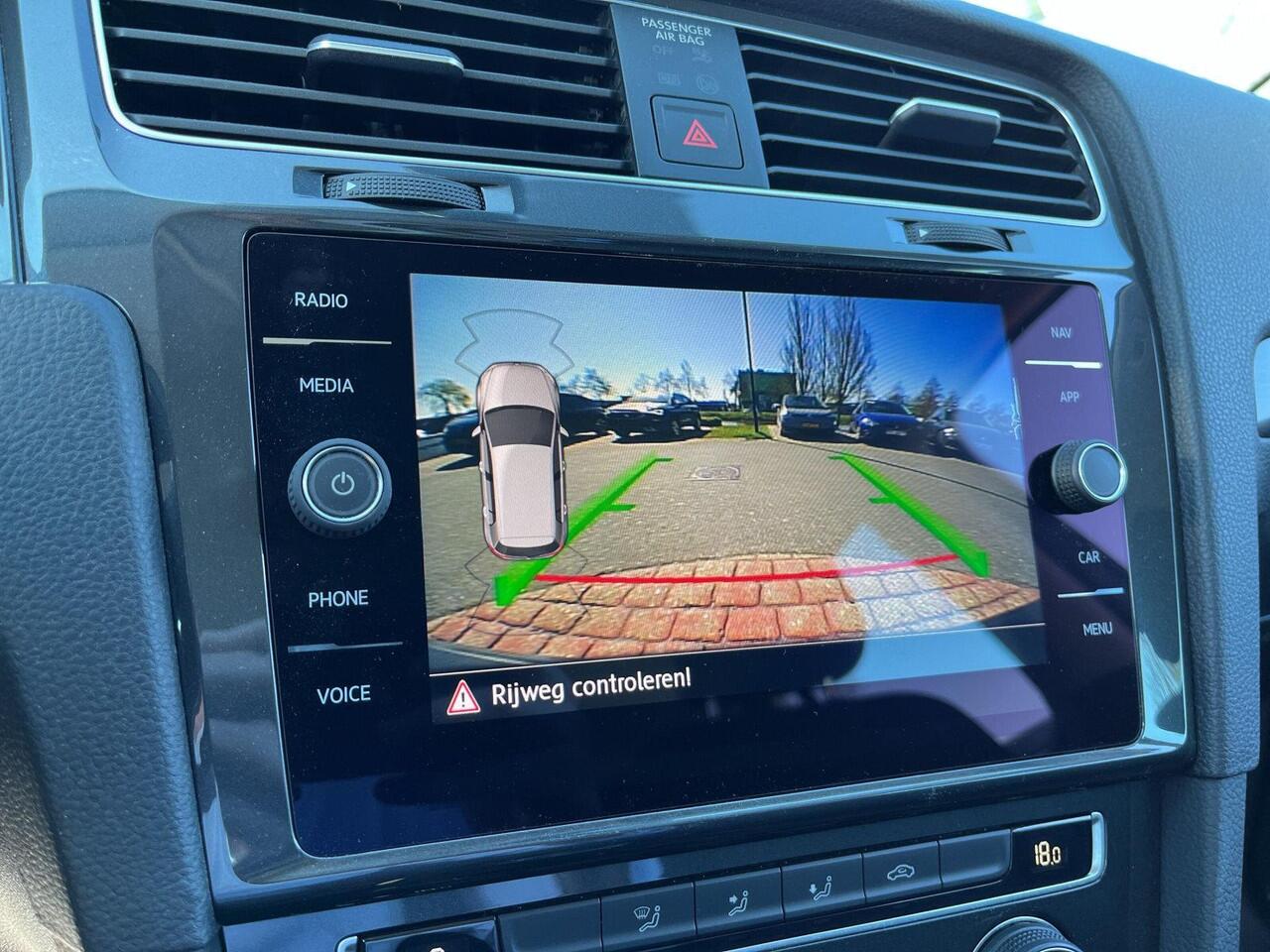 Volkswagen GOLF 1.0 TSI Comfortline | 115 pk | Navi | Clima | PDC | A-Camera | DAB | 45.303 km |