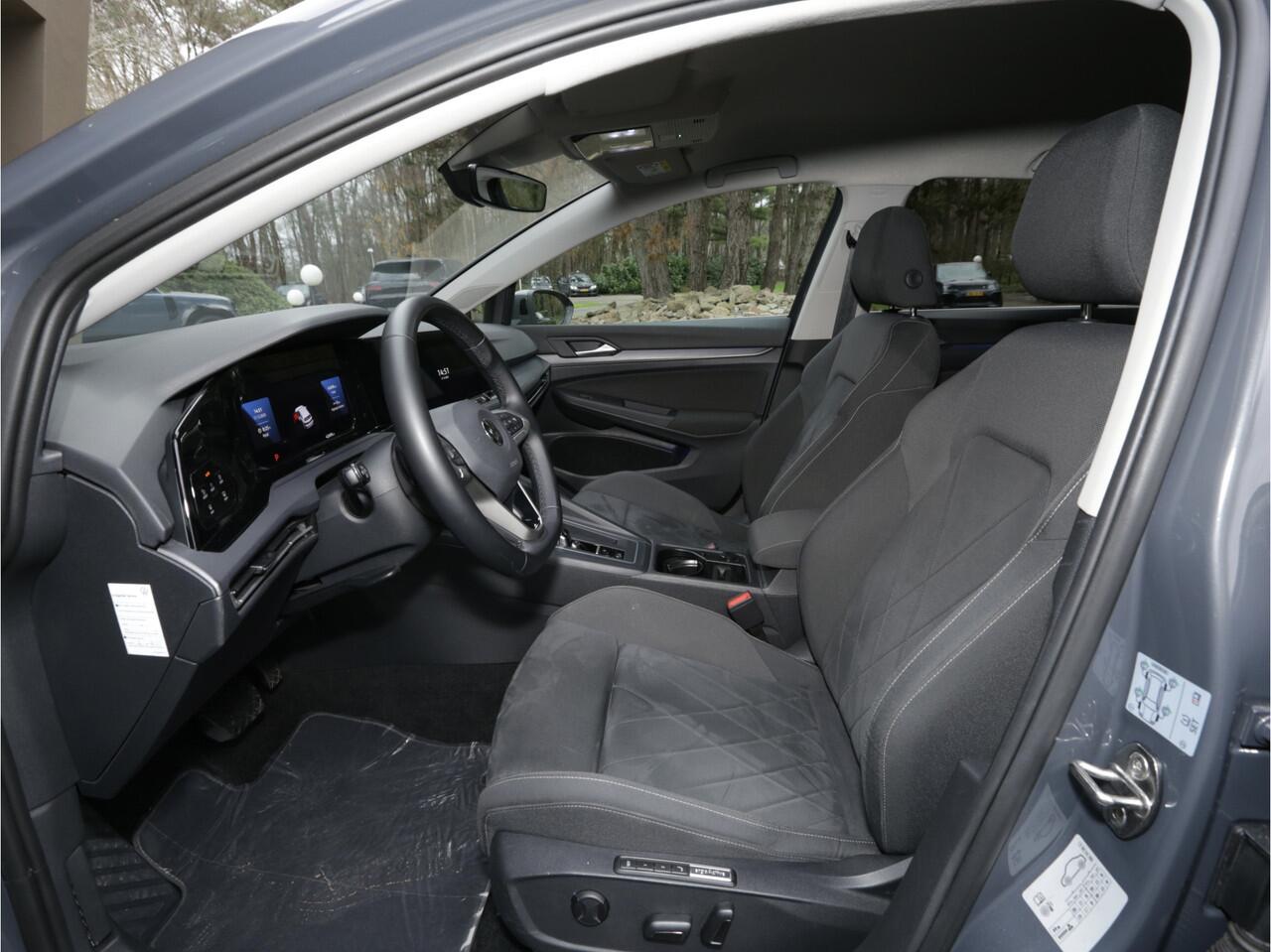 Volkswagen GOLF 1.5 eTSI Style