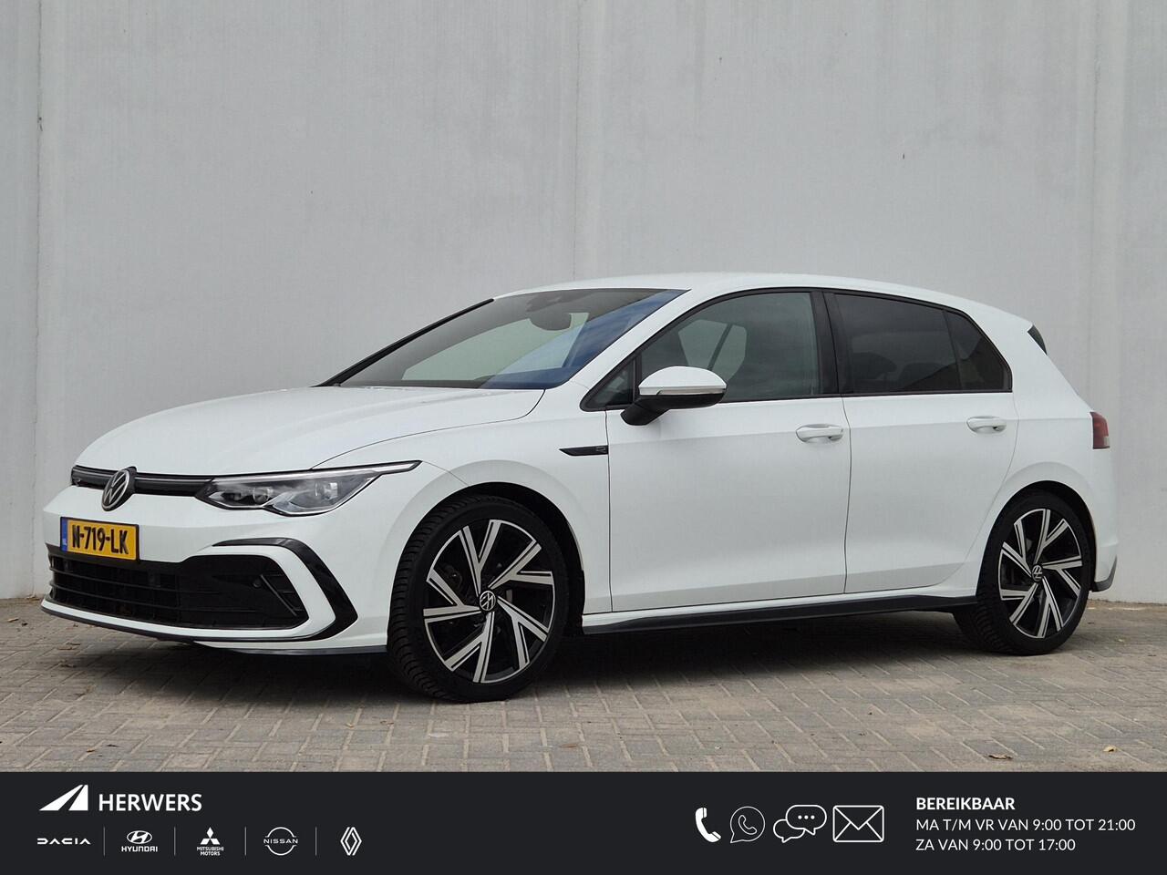 Volkswagen GOLF 1.5 eTSI R-Line Automaat / Apple Carplay Android Auto / LED-lichtpakket / Virtual Cockpit / Achterruitrijcamera / Navigatie / Adaptief CC / Climate control /