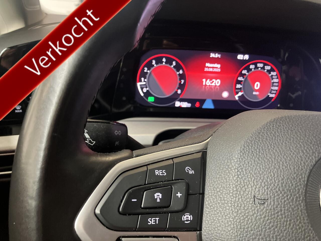 Volkswagen GOLF 1.5 TSI/PDC V+A/18 INCH/NAVI/CARPLAY/STOEL/STUUR VERW/ENZ