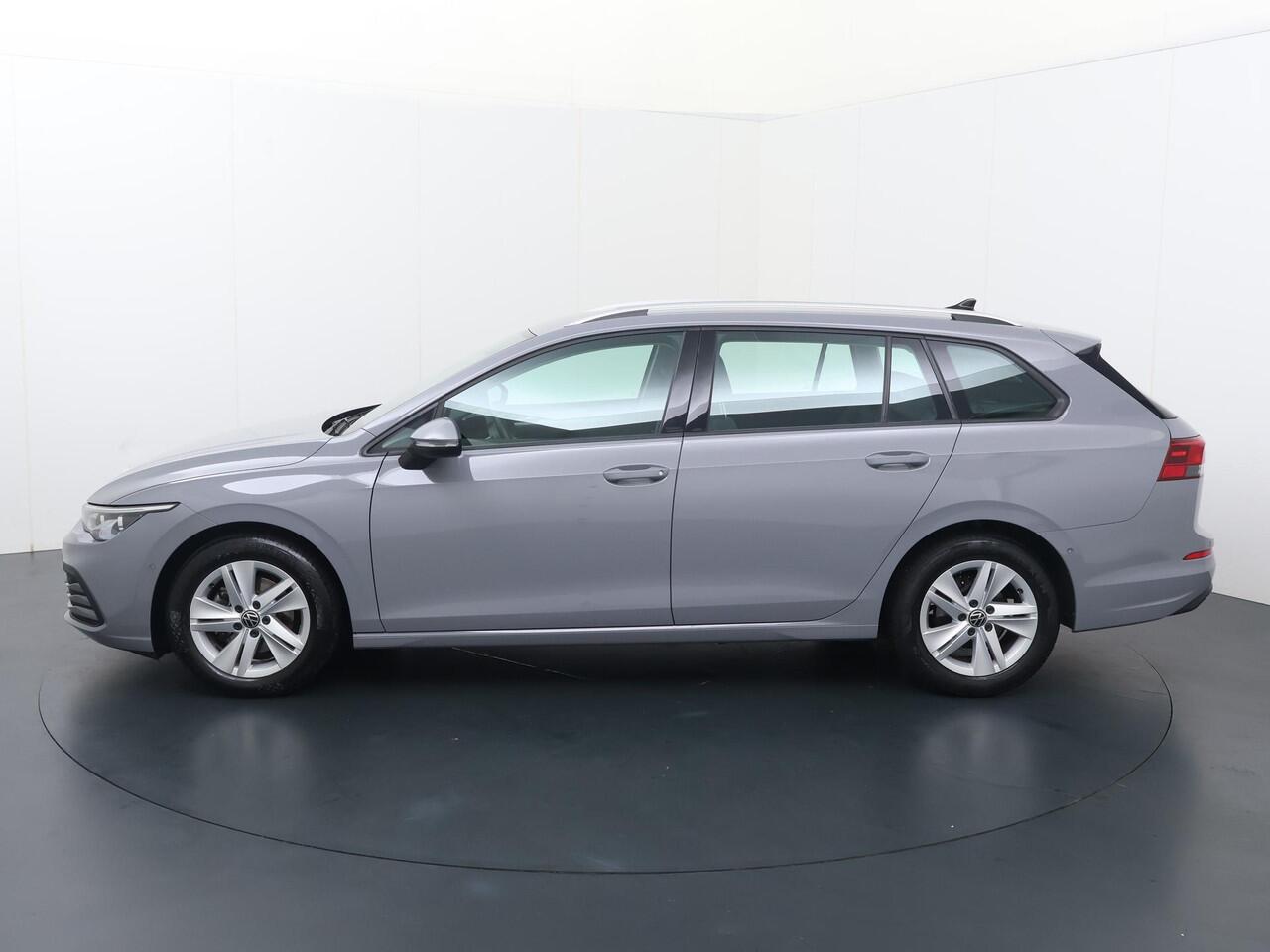 Volkswagen GOLF Variant 1.0 TSI Life Business | 110 PK | Trekhaak wegklapbaar | Achteruitrijcamera | Adaptive cruise control |