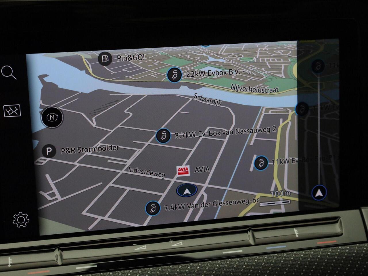 Volkswagen GOLF Variant 1.5eTSI 150PK DSG R Line · Panoramadak · Apple/Android · Camera + Parkeersensoren · Garantie tot maart 2026 of 40.000km