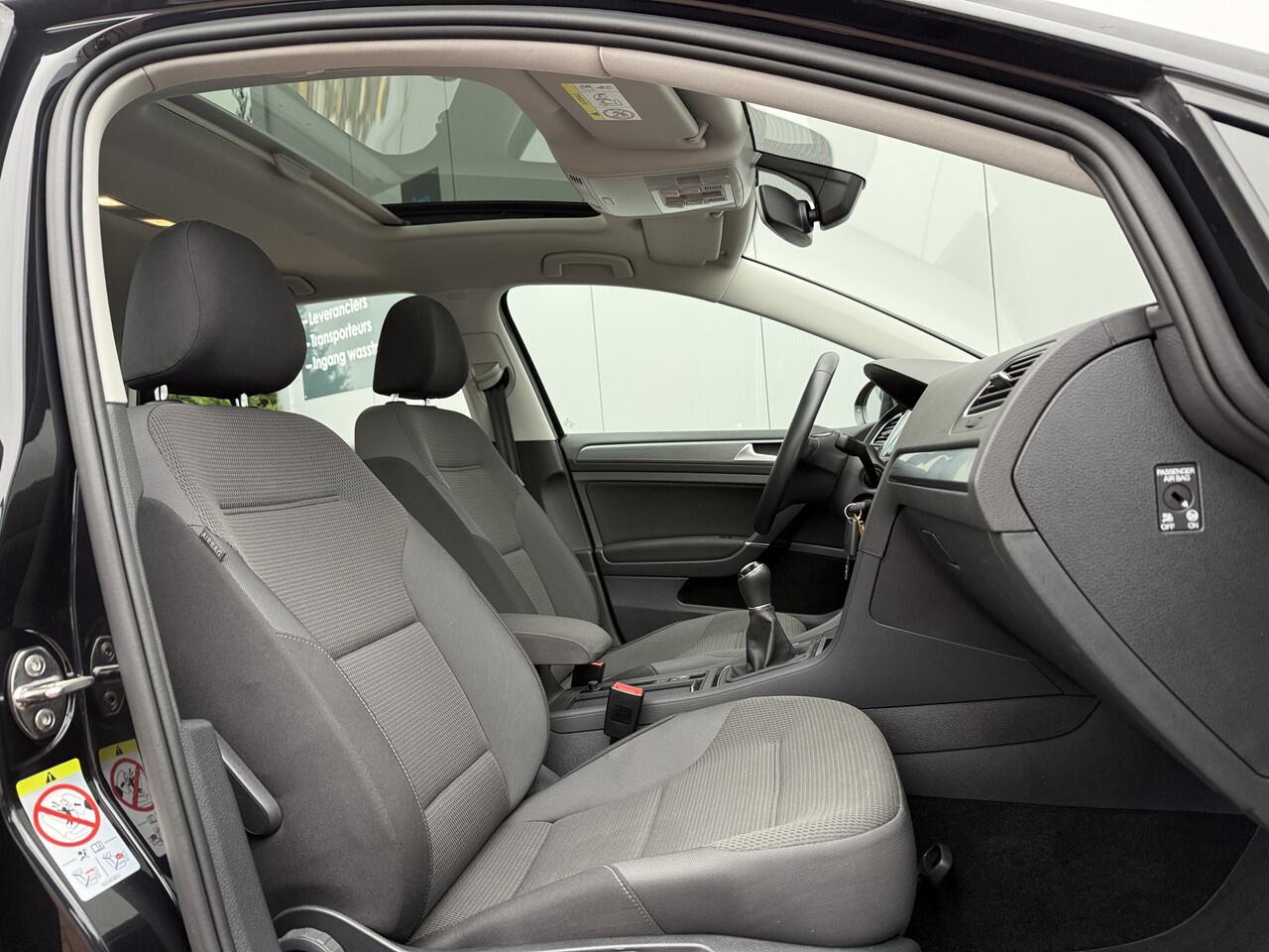 Volkswagen GOLF 1.5 TSI ACT 130pk | Pano dak | Full Led