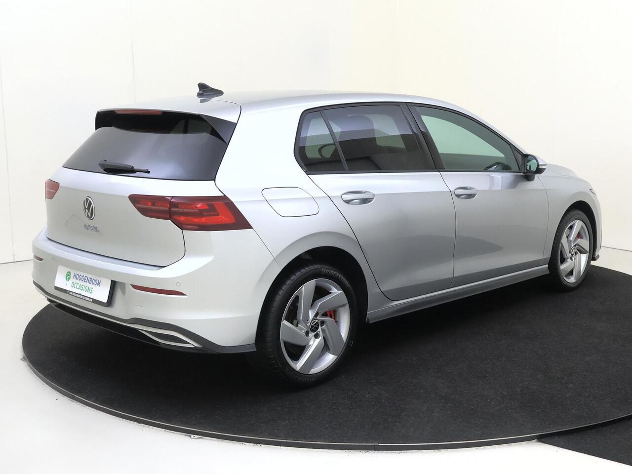 Volkswagen GOLF 1.4 eHybrid GTE | Trekhaak | Dodehoek detectie | Stoel- en stuurwielverwarming | Achteruitrijcamera | Adaptieve cruise control | CarPlay | Full LED verlichting | 3-zone airco |