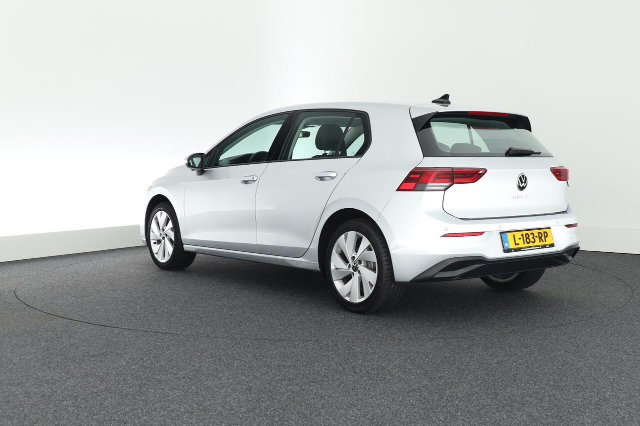 Volkswagen GOLF 1.0 TSI 110pk Life Navigatie Cruise Control Parkeersensoren