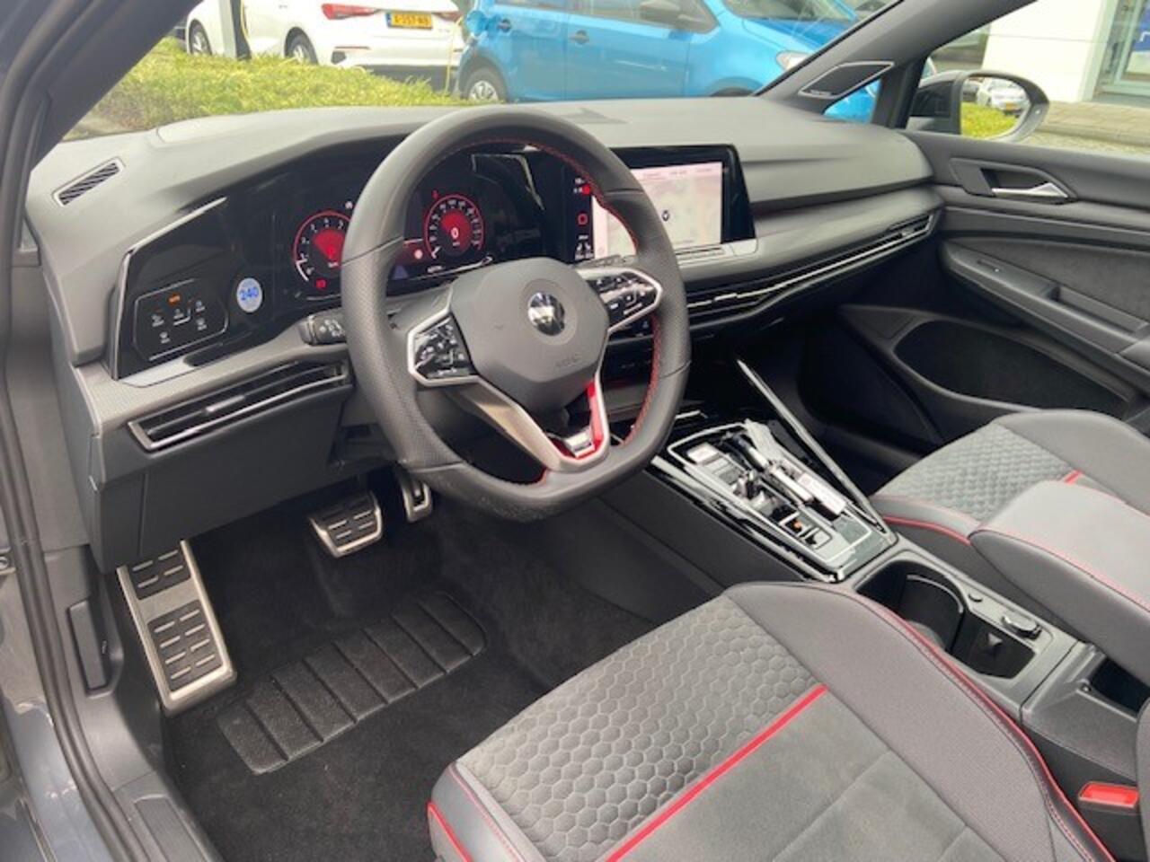 Volkswagen GOLF 2.0 TSI 300pk DSG GTI CLUBSPORT / Black Style / 19"LMV / PANODAK / HEAD-UP display / Matrix LED / NAVI / APP.Connect