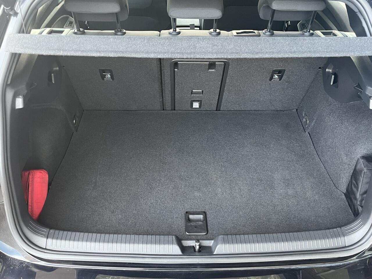 Volkswagen GOLF 1.4 245pk DSG eHybrid GTE / Panorama dak / IQ Led / Camera / Standkachel / Stuur & Stoelverwarming / 17'' LMV