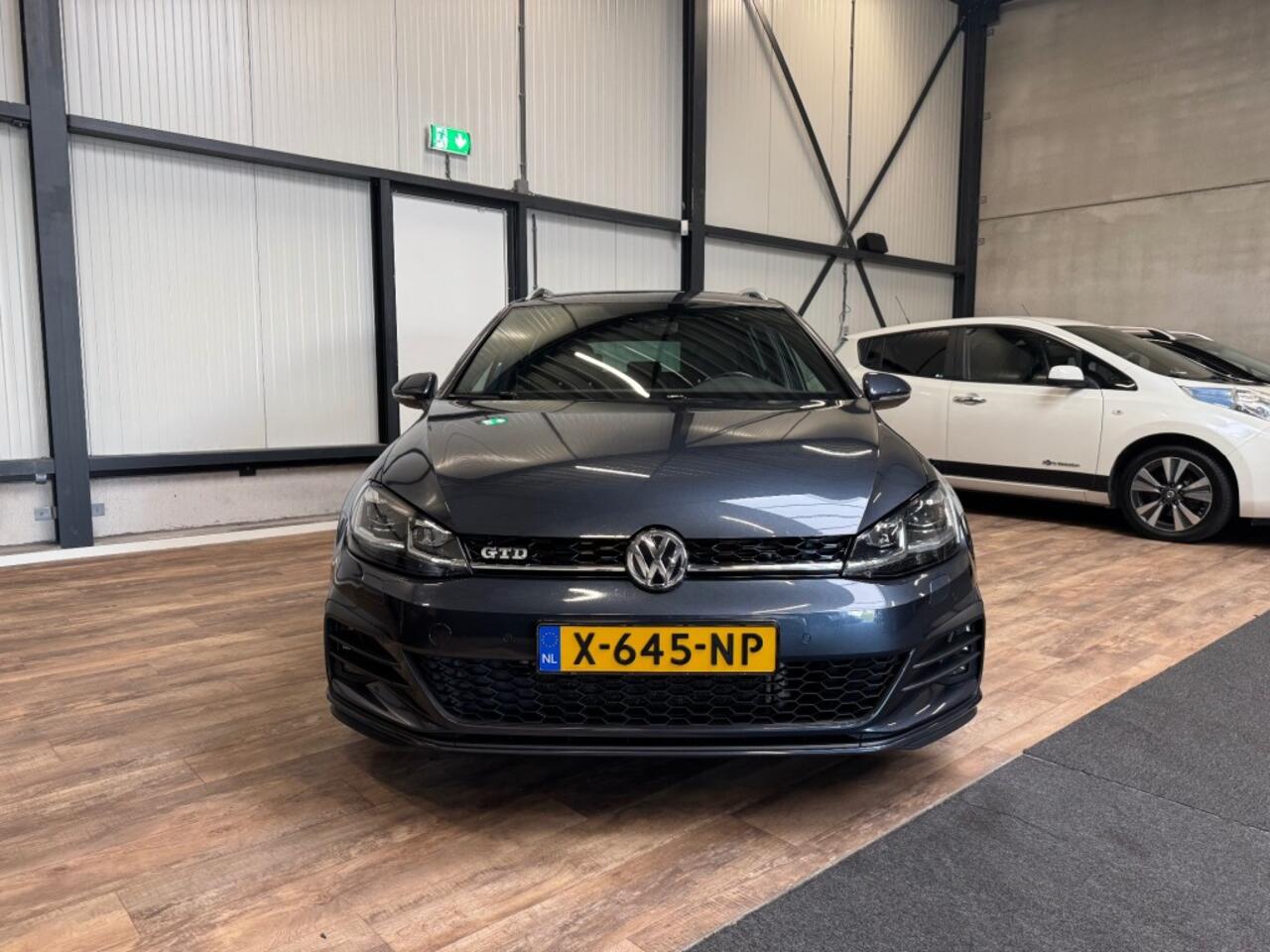 Volkswagen GOLF 2.0 TDI GTD / PANO / Virtual Cockpit / Camera / ACC /