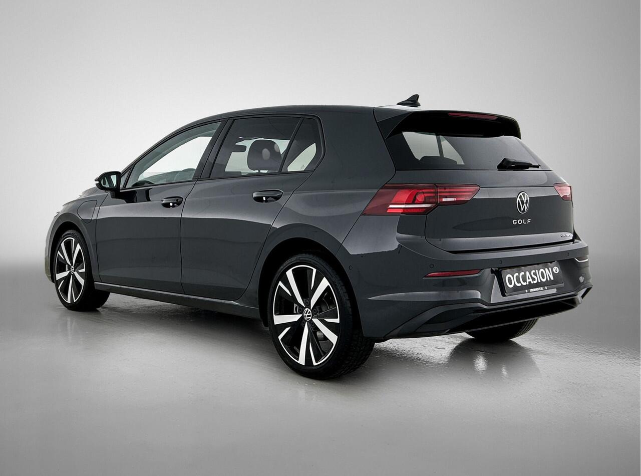 Volkswagen GOLF 1.5 eHybrid 204pk Life Edition DSG / Stoel+ Stuurverwarming / Camera / Cruise control