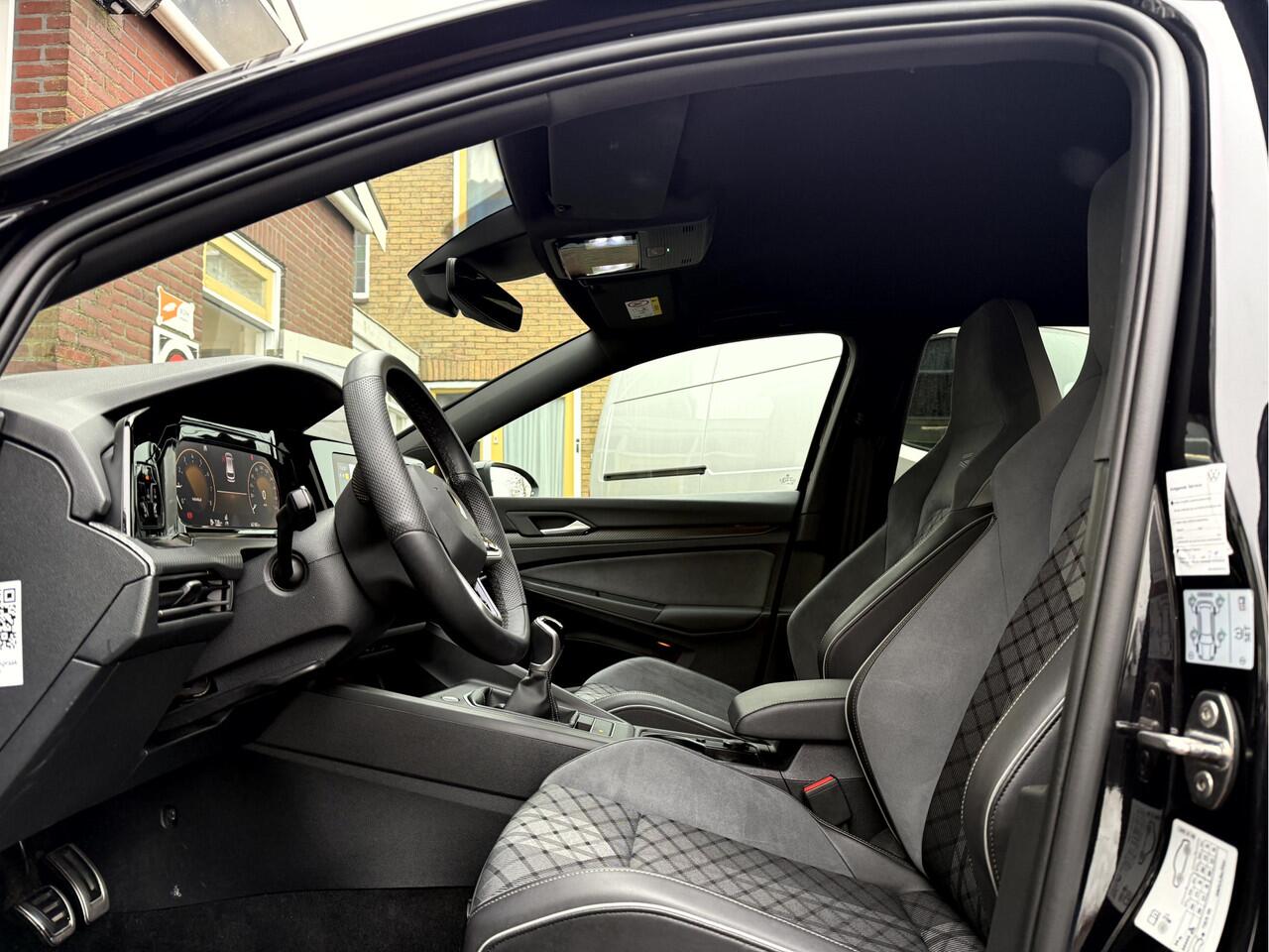 Volkswagen GOLF Variant 1.5 TSI R-Line NL. Auto, Camera, Trekhaak, Virt. Display