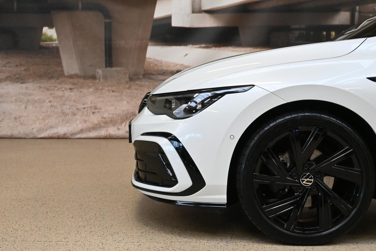 Volkswagen GOLF 1.5 eTSI 150pk R-Line Business | Panoramadak | IQ. Light | Harman Kardon | 100% (Dealer) onderhouden label