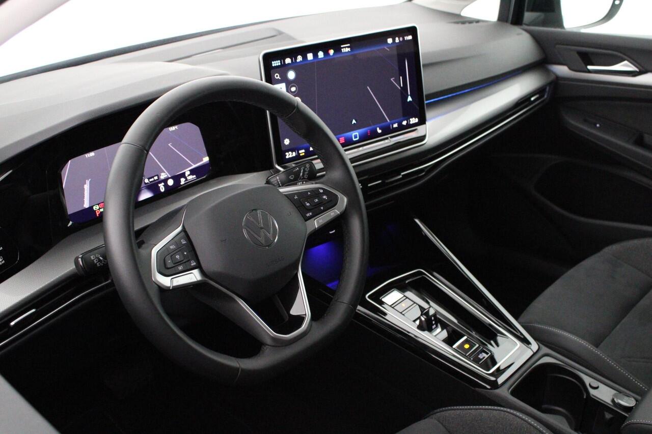 Volkswagen GOLF 8.5 1.5 eTSI 116pk DSG Style Camera Stoelverwarming Massage Keyless Navigatie