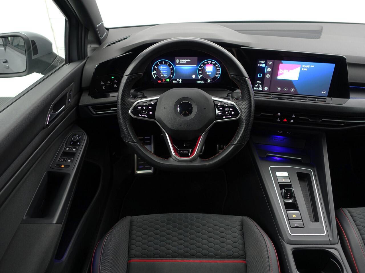 Volkswagen GOLF 2.0 TSI GTI Clubsport Aut- Panoramadak, Harman Kardon, Sfeerverlichting, Stuur/Stoelverwarming, Xenon Led Matrix