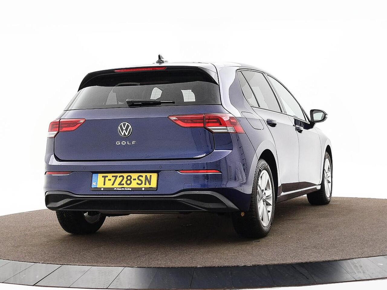 Volkswagen GOLF 1.0 TSI 110pk Life · Apple/Android Car Play · Navi · P-Sensoren · ACC · DAB · Getint Glas · Sfeerverlichting · 16'' Inch · Garantie t/m 30-08-2027 of 100.000km