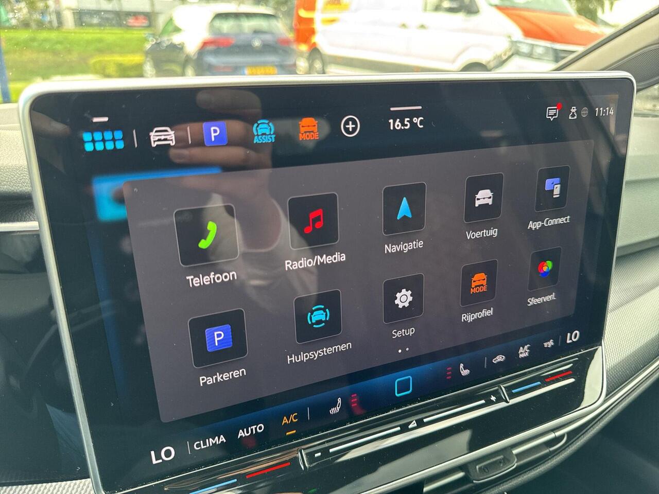 Volkswagen GOLF Variant 1.5 eTSI R-Line Edition | 150 pk | Pano Dak | Trekhaak | Head Up | Automaat |