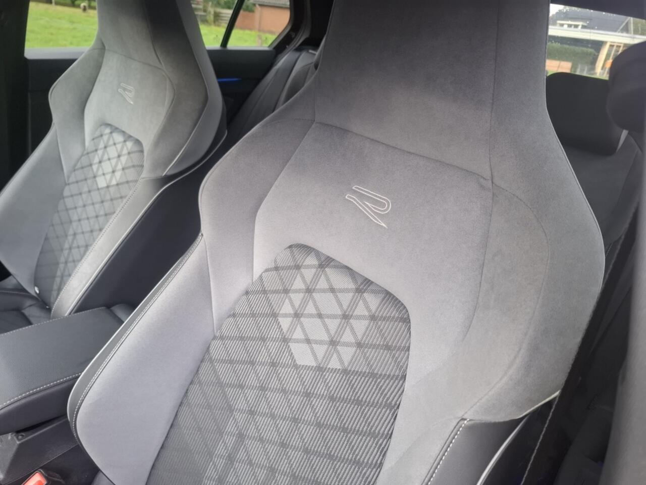 Volkswagen GOLF 2.0 TDI R-Line