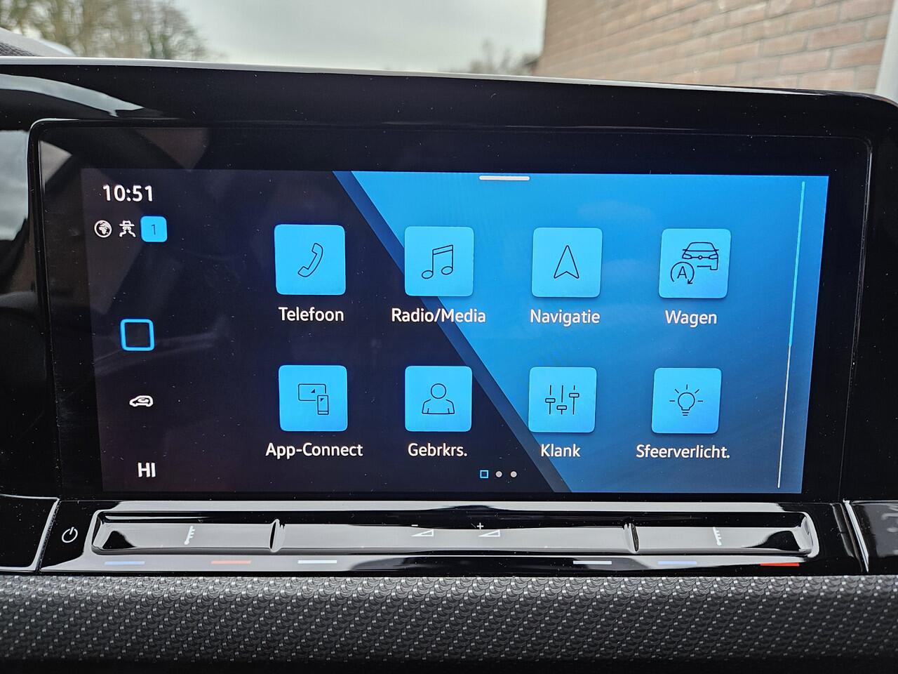 Volkswagen GOLF 1.5 eTSI R-Line