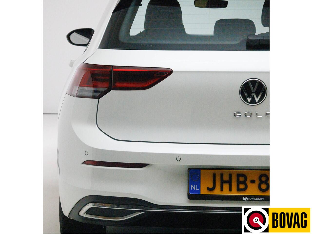 Volkswagen GOLF 1.4 eHybrid 204 PK | Camera | Elec. Ergo best. stoel met geheugen en massage | Adap.Cruise, Travelassist, Navigatie, App. connect, IQ Led