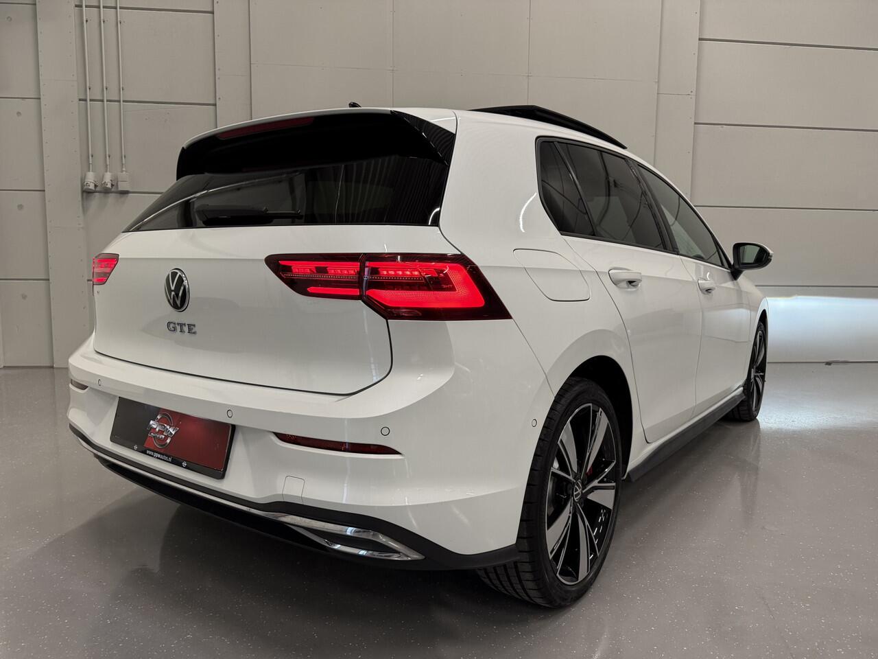 Volkswagen GOLF 1.4 eHybrid GTE PANO/HEAD-UP/IQ-LIGHT/TREKHAAK/CAMERA/ACC/STOEL+STUURVERW./SFEER/CARPLAY/18"/SOH 90,3%/VOLLEDIG VW DEALER HISTORIE, BIJ 92.000KM NOG GROTE OH BEURT GEHAD
