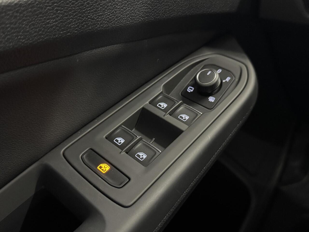 Volkswagen GOLF 1.5 eTSI Goal | Automaat | Stoel / Stuurverwarming | ACC | Clima | Navi | PDC | Carplay | ( Vesteging - Nieuwegein )