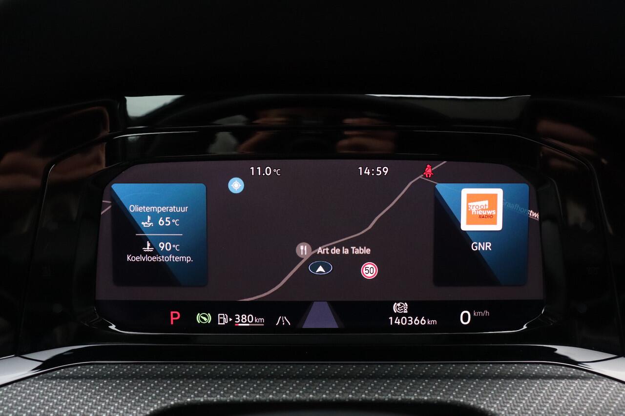 Volkswagen GOLF Variant 1.5 eTSI R-Line, Pano, trekhaak