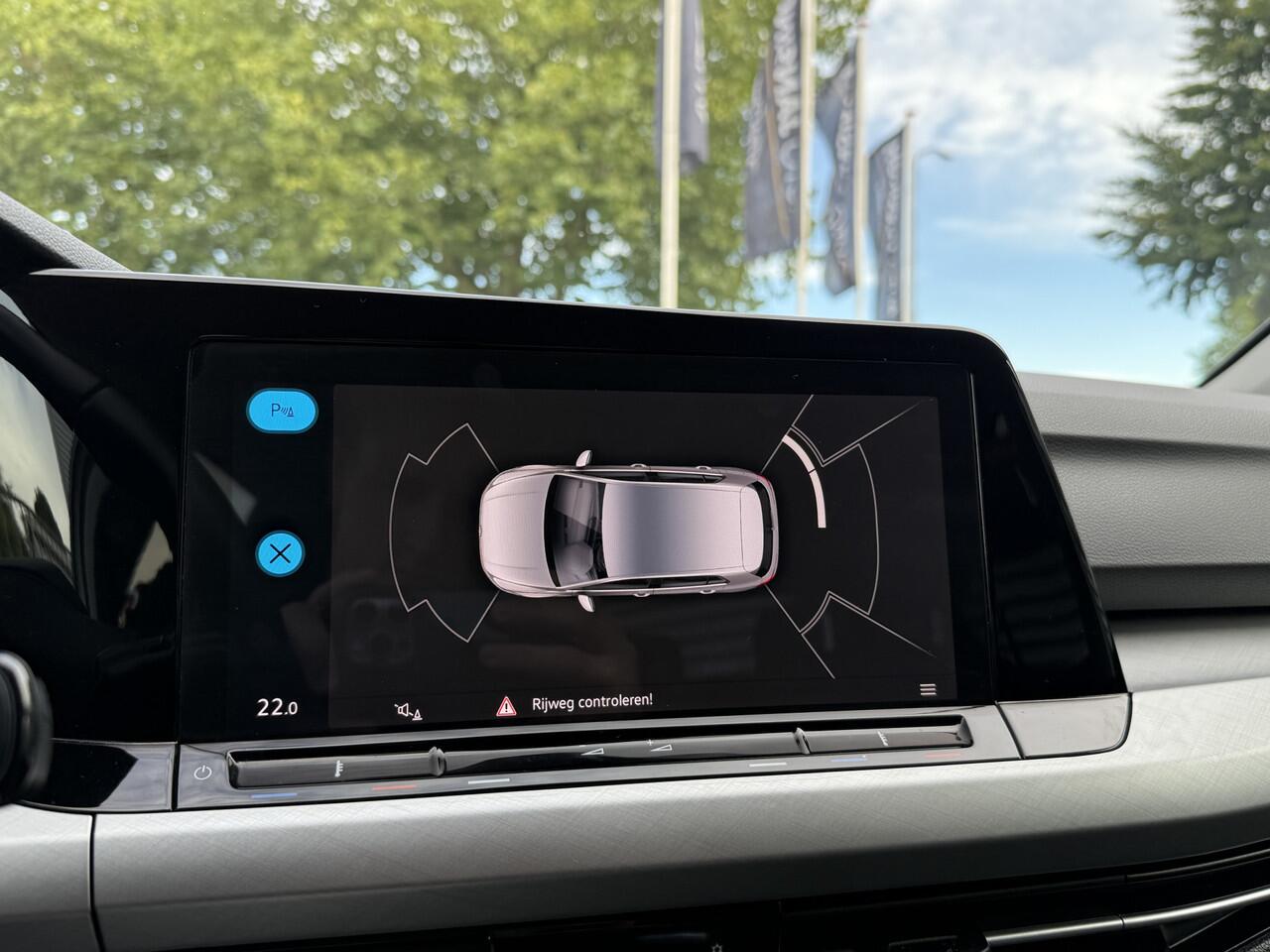 Volkswagen GOLF 1.5 TSI Style | ACC | PDC V+A | Navi | Clima | Led Koplampen | LM Velgen | RIJKLAARPRIJS INCL 12 MAANDEN GARANTIE EN BEURT