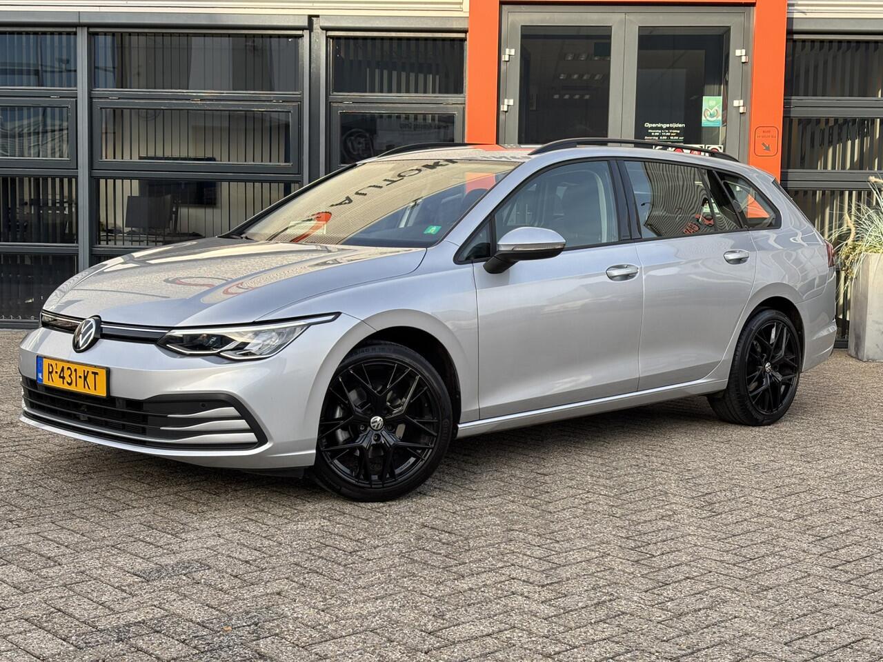 Volkswagen GOLF Variant 1.0 TSI Life / NL-Auto / Navi / Applecarplay/AndroidAuto / 19 inch Velgen / Lederen Bekleding /