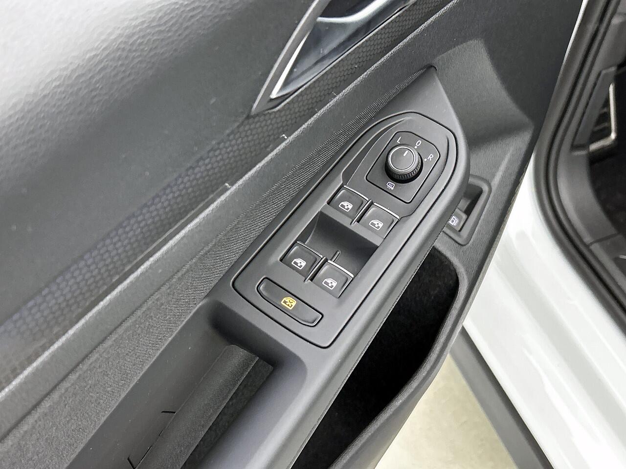 Volkswagen GOLF GTE 1.4 TSI eHybrid 245pk PHEV / Black Style / Travel Assist / Camera