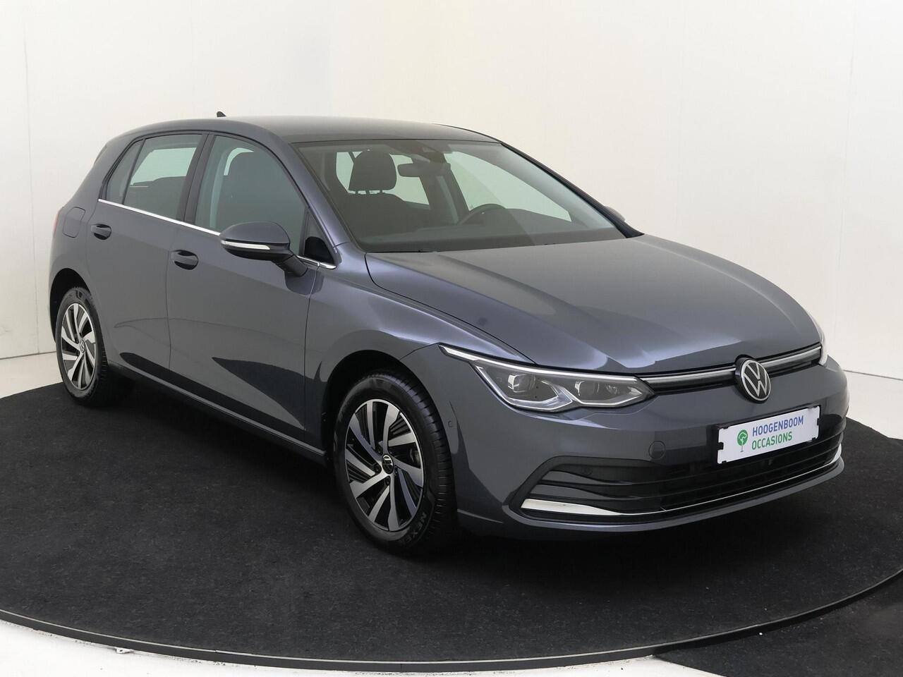 Volkswagen GOLF 1.4 eHybrid Style | Parkeerassistent | Stoel- en stuurwielverwarming | Adaptieve cruise control | Dodehoek detectie | Elektrisch verstelbare bestuurdersstoel met geheugen | CarPlay | 3-zone airco |