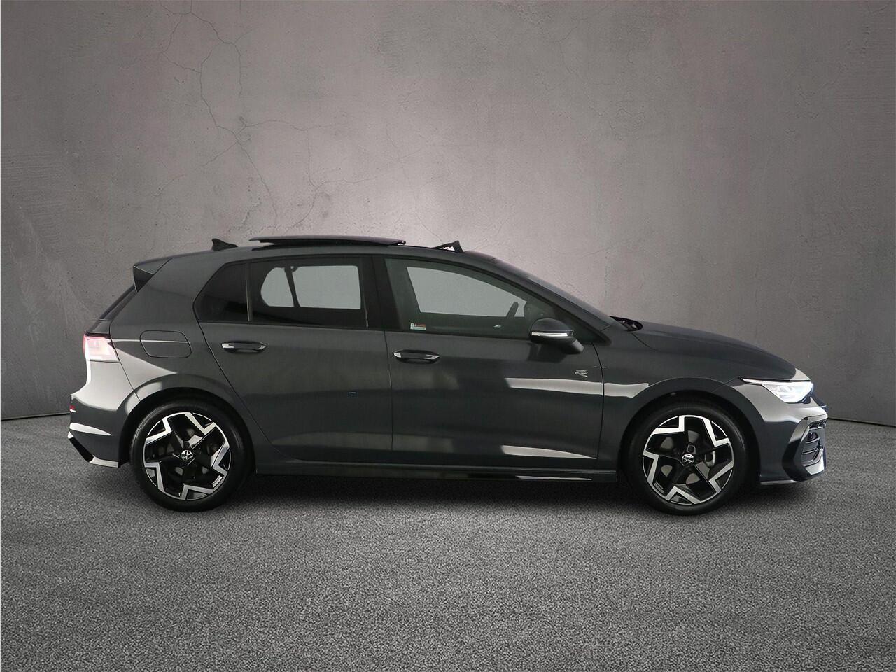 Volkswagen GOLF R-Line Edition 1.5 eTSI 150pk DSG Automaat Harman Kardon audio, Panoramadak, LED matrix koplampen, Adaptive cruise control, Achteruitrijcamera, Navigatie