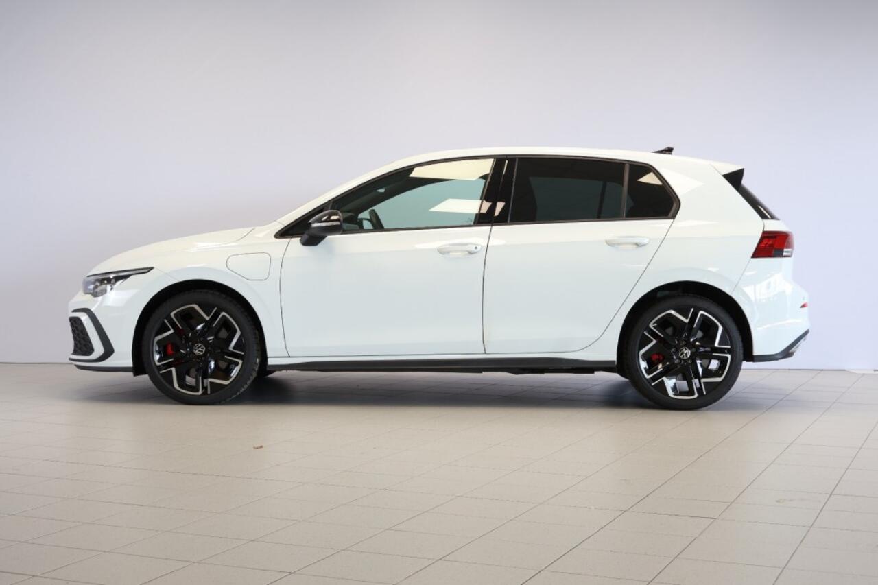 Volkswagen GOLF 1.4 eHybrid GTE 245PK - LED - 18 inch R-Line velgen - Winter pakket