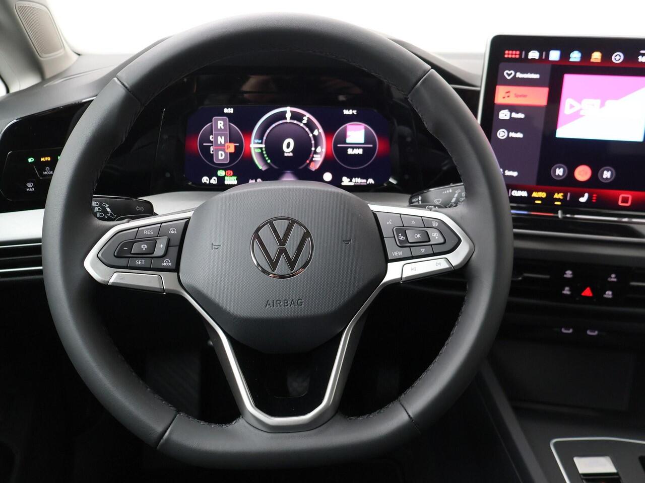 Volkswagen GOLF 8 Life Edition 1.5 eHybrid 150 kW / 204 PK Hatchback DSG