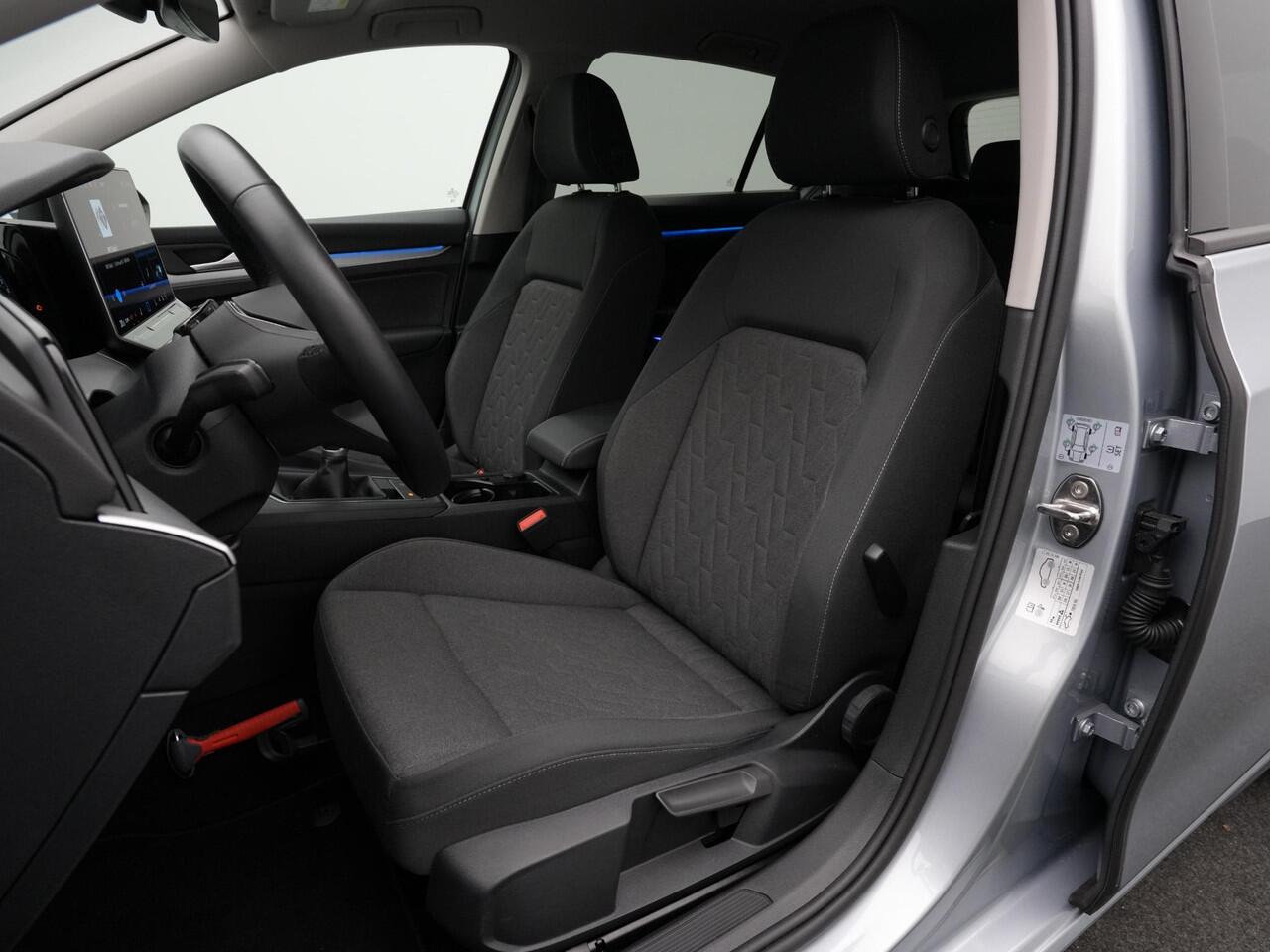 Volkswagen GOLF 1.5 TSI 115 pk Life Edition | Achteruitrijcamera | Adaptive Cruise | Keyless