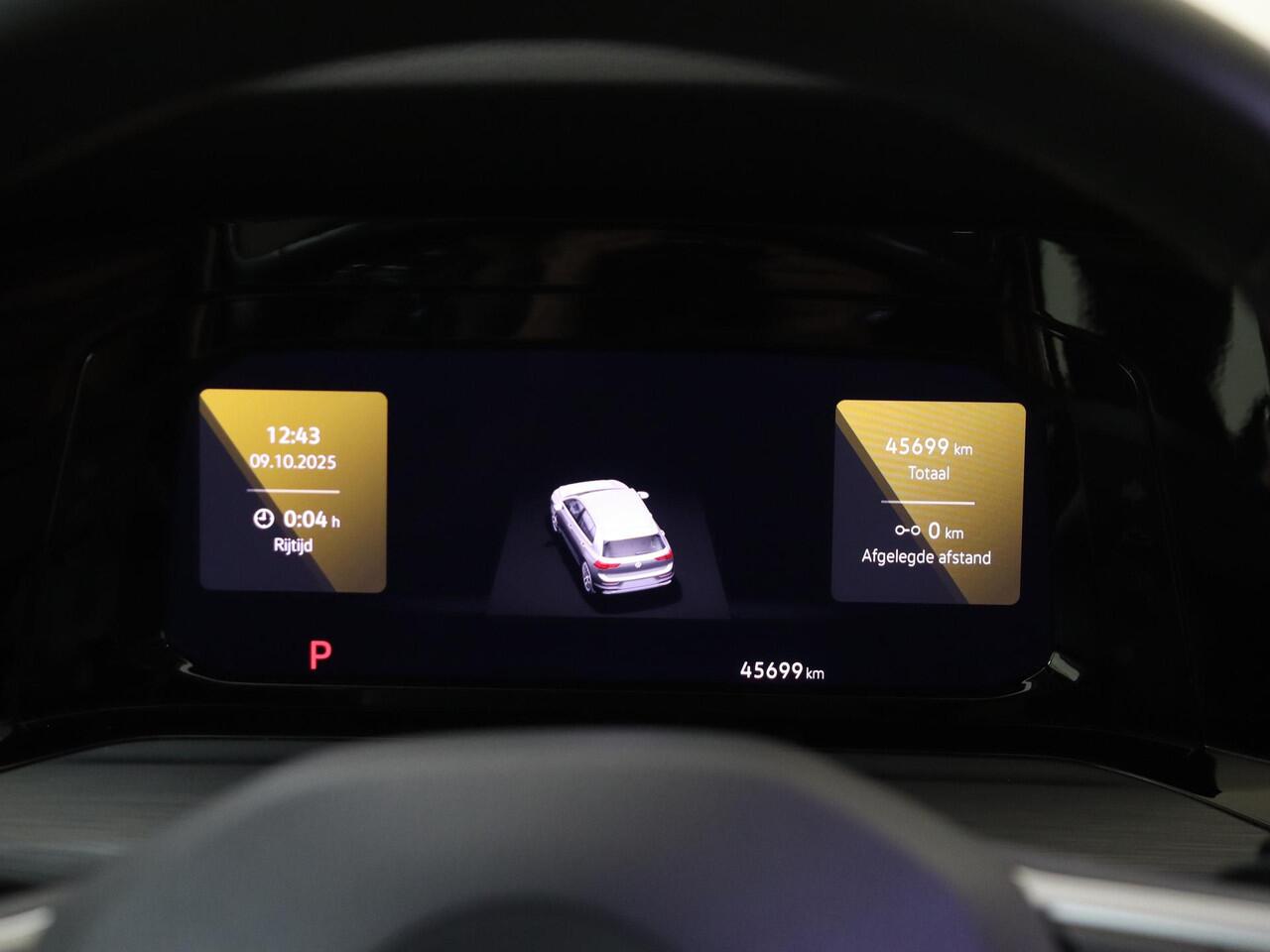 Volkswagen GOLF 1.4 eHybrid Style | Parkeersensoren | 3-zone airco | Stoel- en stuurwielverwarming | Adaptieve cruise control | CarPlay | Digital cockpit |