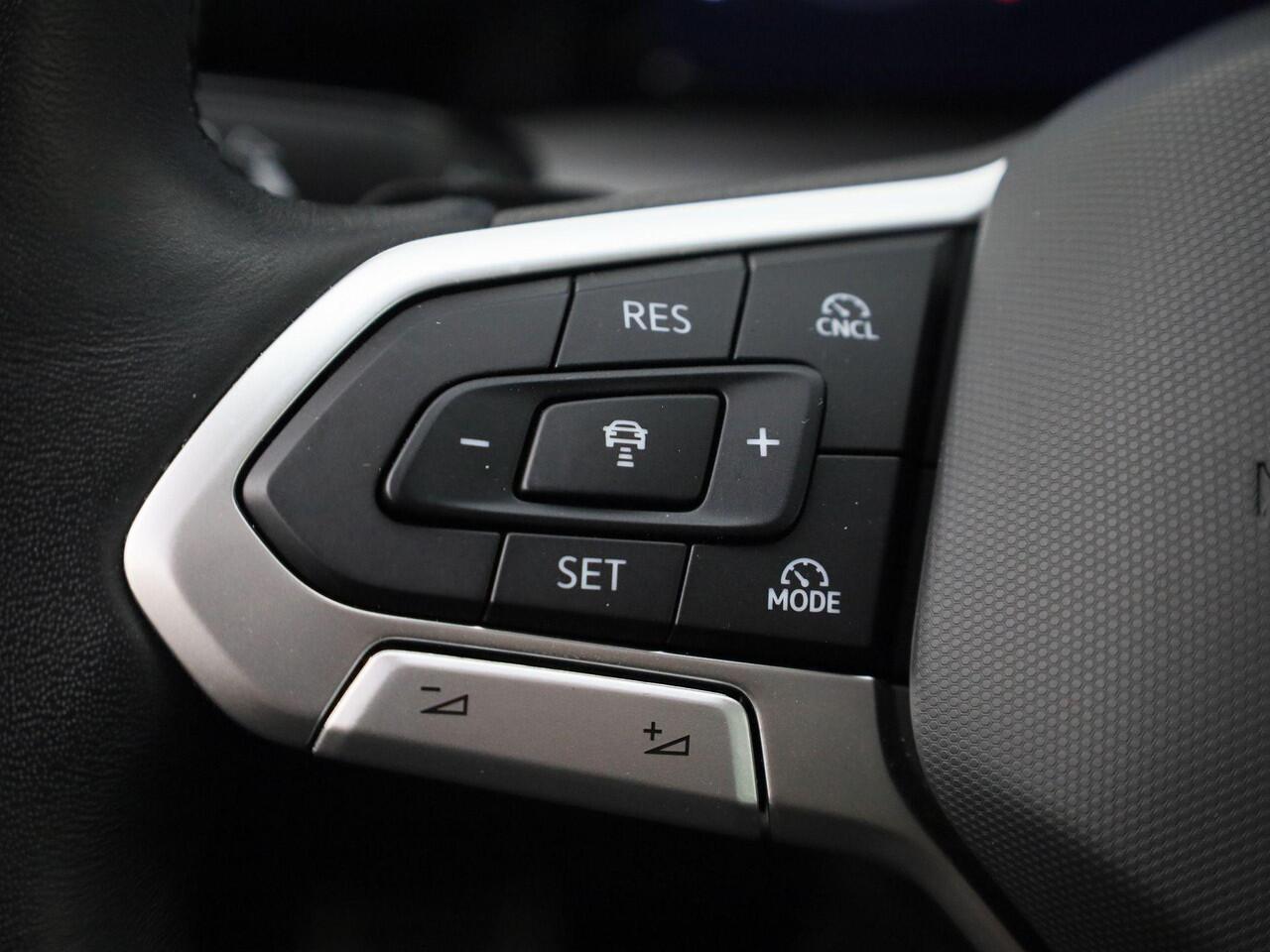 Volkswagen GOLF 1.5eTSI/150PK Style 50 Edition DSG · Panoramadak · Apple/Android Car Play · Massagefunctie · Camera · Garantie t/m 28-10-2026