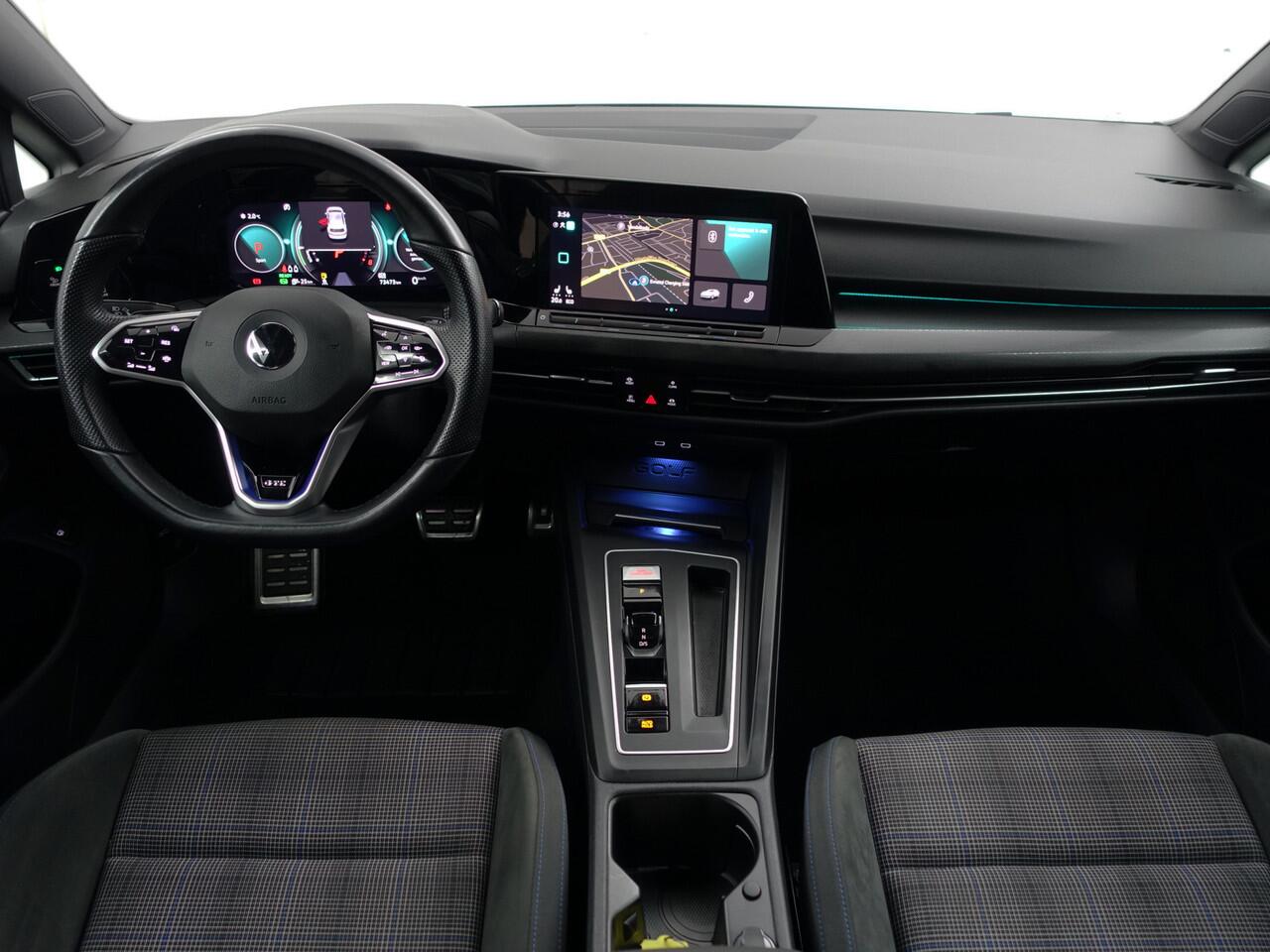 Volkswagen GOLF 1.4 eHybrid GTE Performance- Xenon Led Matrix, Stuur/Stoelverwarming, Sfeerverlichting, Carplay, Android Auto