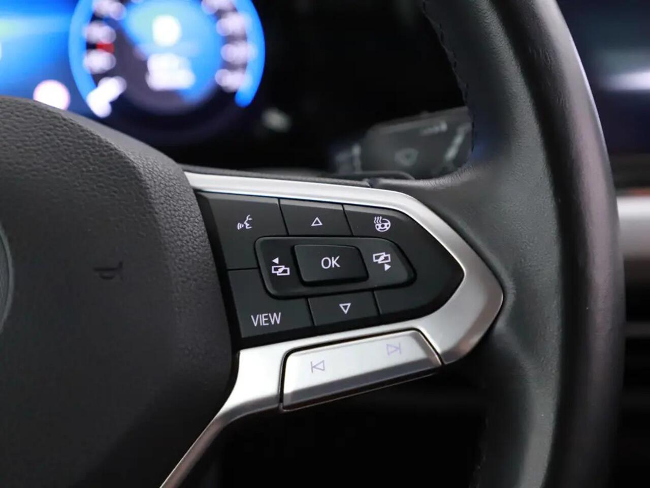 Volkswagen GOLF 1.5 eTSI R-Line Aut. Style | LED | Stoel + stuurverwarming | ACC | PDC 07-2020 76.689 KM