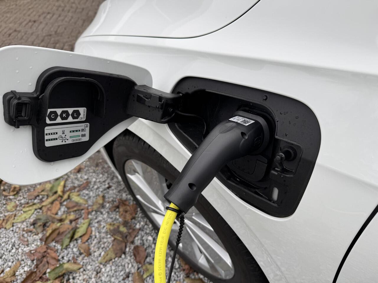 Volkswagen GOLF 1.5 DSG eHybrid Style (grote accu) (5j gar,Camera,Ergo,Navi)