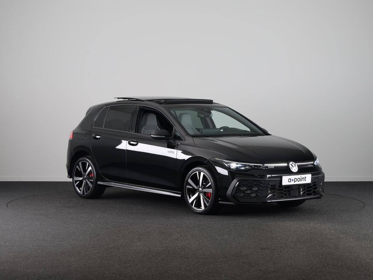 Volkswagen GOLF 1.5 eHybrid GTE 272 pk Automaat (DSG) | Private lease vanaf ¤ 782,- pm | Sportpakket | Panoramadak | Lederen bekleding | Elektr. trekhaak | Parkeersensoren | Blackstyle | Stoelverwarming |