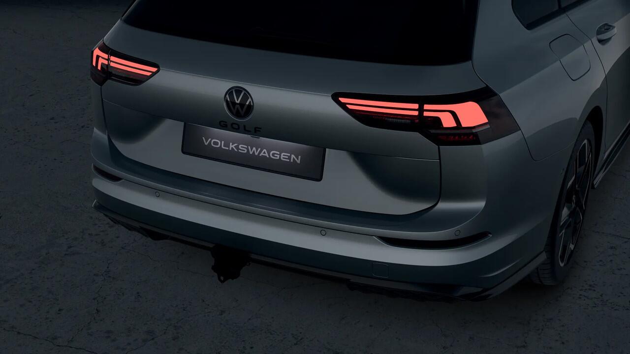 Volkswagen GOLF Variant 1.5 eTSI 150 7DSG R-Line Edition Automaat | Panoramisch schuif-, kanteldak, elektrisch bedienbaar