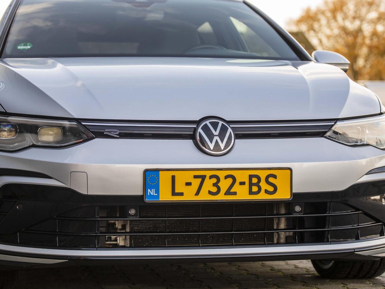 Volkswagen GOLF 1.5 2x R-Line Business 150pk dsg. i Qlight. Stoel Verw. 19 inch lm.