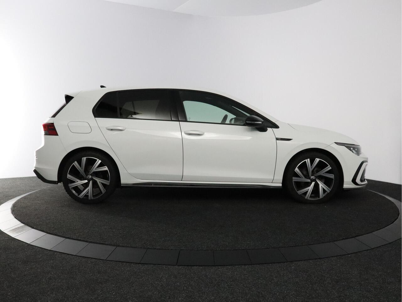 Volkswagen GOLF 1.5 eTSI R-Line | Automaat