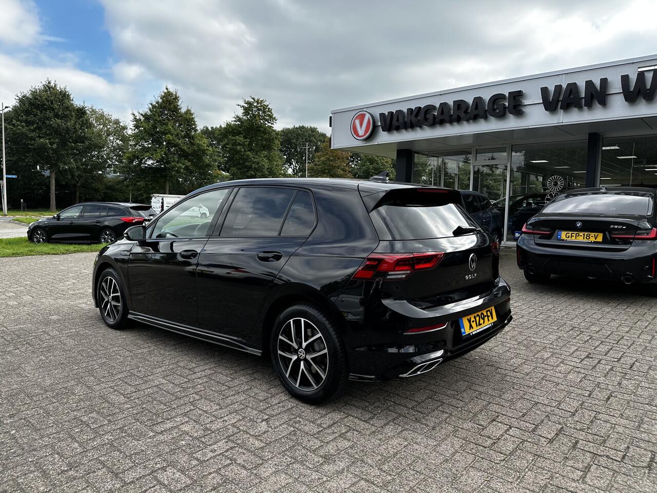 Volkswagen GOLF 1.5 eTSI R-Line Lmv Adcruise Pdc Applecarplay Navi Acamera Automaat Nap