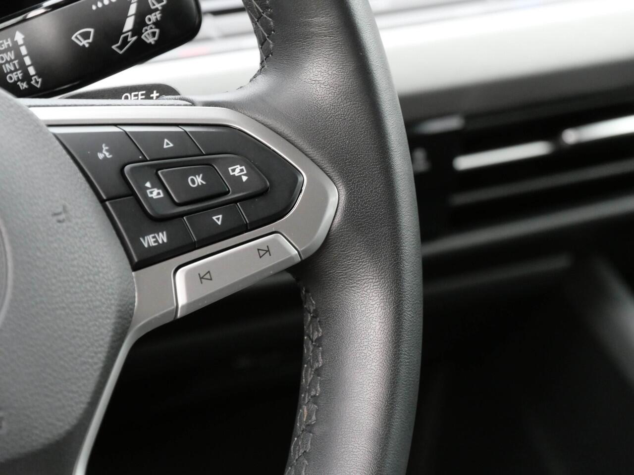 Volkswagen GOLF 1.5 eTSI 150PK Automaat Style | NAVIGATIE | CARPLAY | CRUISE CONTROL |