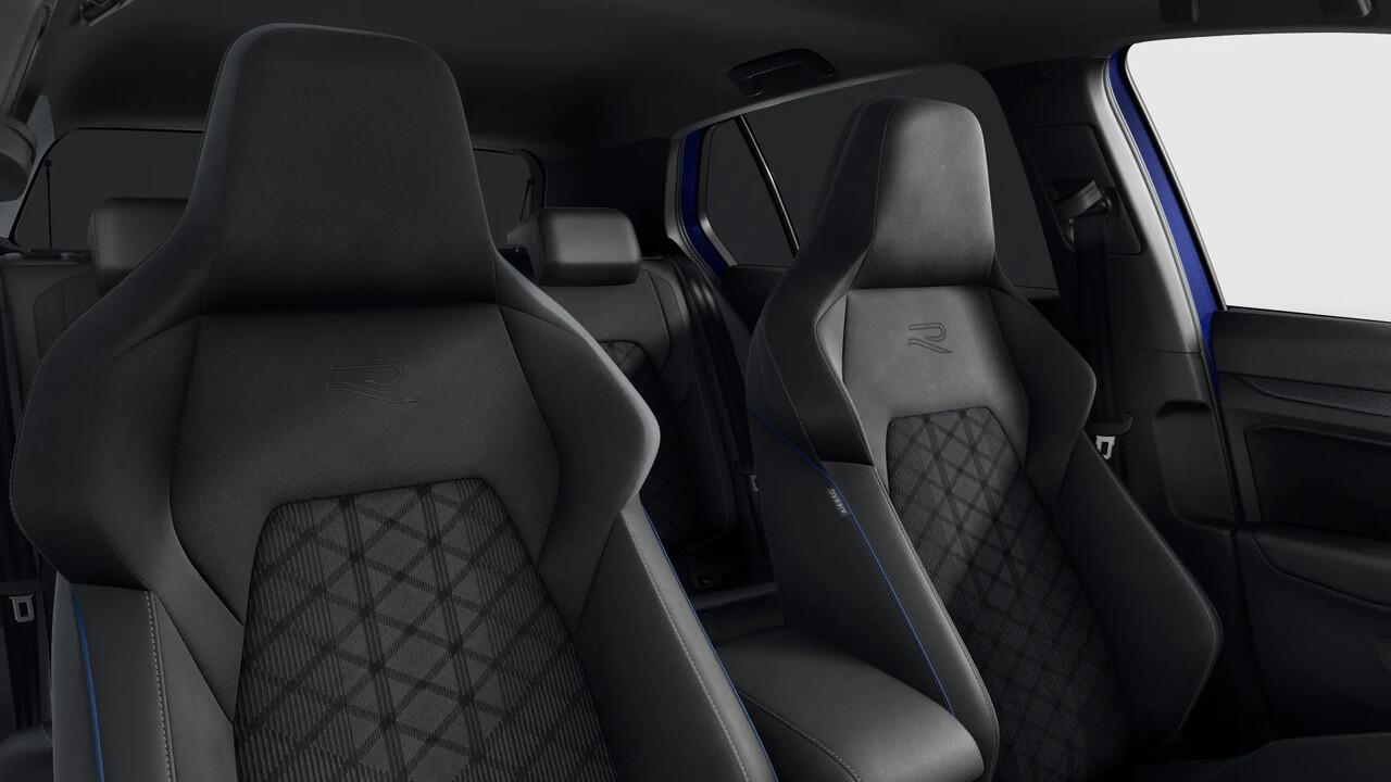 Volkswagen GOLF R-Line Edition | 'App-Connect' draadloze smartphone integratie | Achterbank in ongelijke delen neerklapbaar incl. middenarmsteun en doorlaadmogelijkheid | Afstandscontrolesysteem (Front Assist)