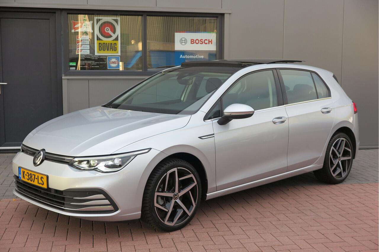 Volkswagen GOLF 1.5 eTSI 150pk DSG 1st Edition ,. Pano, Virtual cockpit, LED verl. Electr. bestuurdersstoel met massage , Navigatie , DAB+ Carplay, Stoelverw etc.
